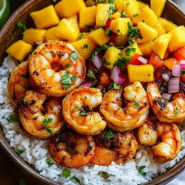 Pikante Garnelen und Mango Salsa Reisbowl