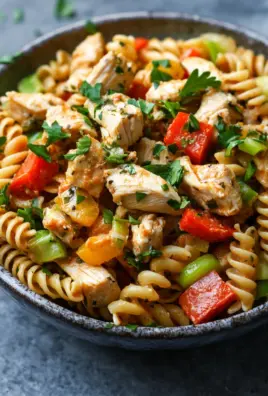 Nudel-Hähnchensalat mit Frühlingszwiebeln